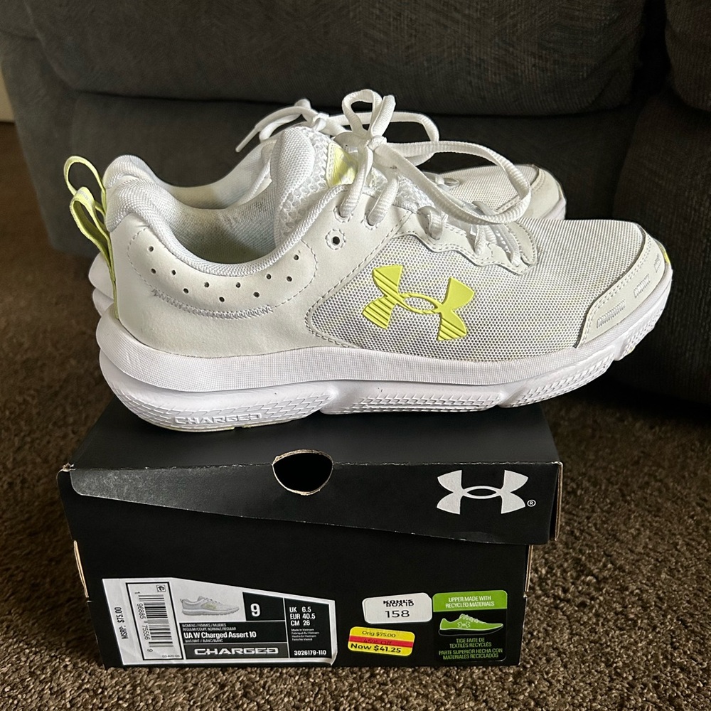 Under Armor. Women’s size 9.